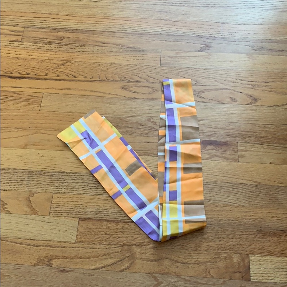 Retro style scarf